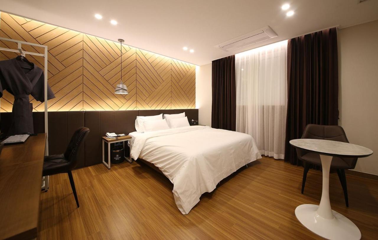 Brown Dot Hotel Sinan Gwangju Metropolitan City Eksteriør billede