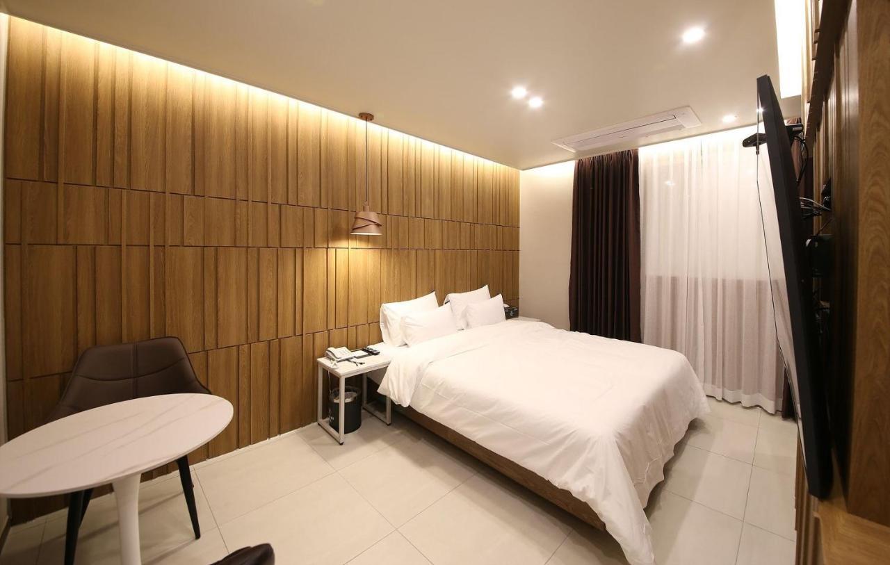 Brown Dot Hotel Sinan Gwangju Metropolitan City Eksteriør billede